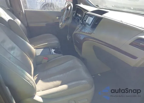 2014 Toyota Sienna Xle V6 8 Passenger z USA, uszkodzony, nr VIN 5TDYK3DC4ES522721